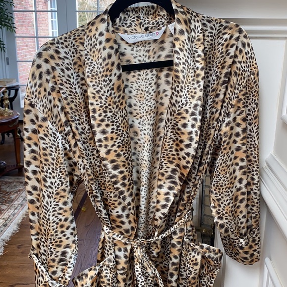 Victoria’s Secret Robe XS/S - Picture 2 of 4